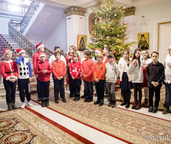 (Foto) Școala „Vasile Conta” Iași, clasa a III-a A prim – Colindători la Reședința Mitropolitană 2022