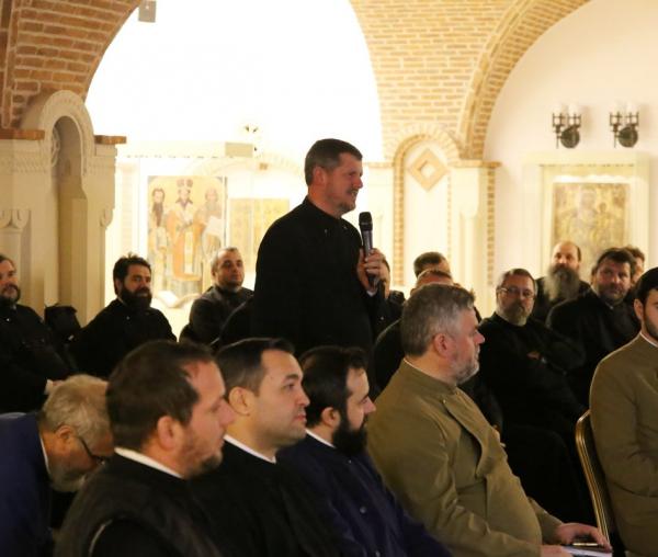 (Video) Preoții de caritate din Arhiepiscopia Iașilor s-au întâlnit la Ansamblul Mitropolitan