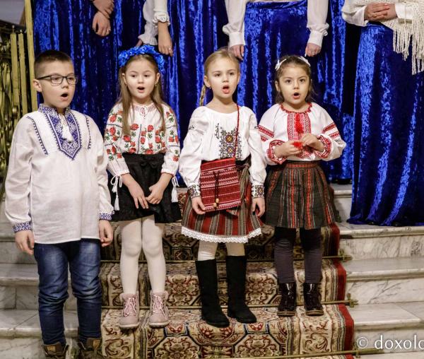 (Foto) Corul Bisericii Sf. Nicolae Domnesc, Iași – Colindători la Reședința Mitropolitană 2022