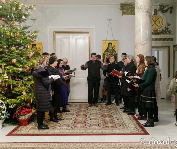 (Foto) Corul „Sanctus” – Colindători la Reședința Mitropolitană 2022