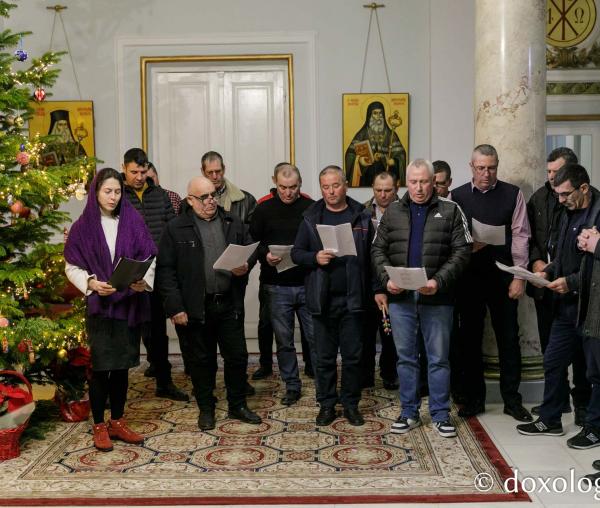 (Foto) Echipa „Meșterul Manole” – Colindători la Reședința Mitropolitană 2022
