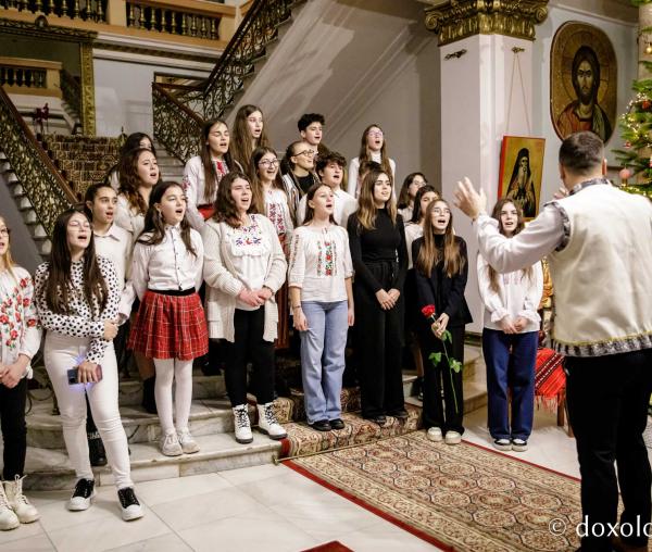 (Foto) Parohia Golăiești – Colindători la Reședința Mitropolitană 2022