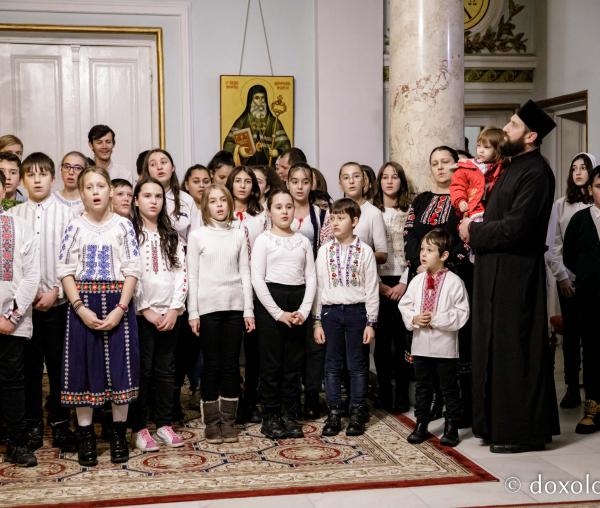 (Foto) Parohia Moreni – Colindători la Reședința Mitropolitană 2022
