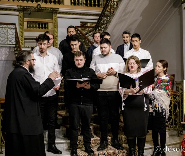 (Foto) Parohia Podu Jijiei – Colindători la Reședința Mitropolitană 2022