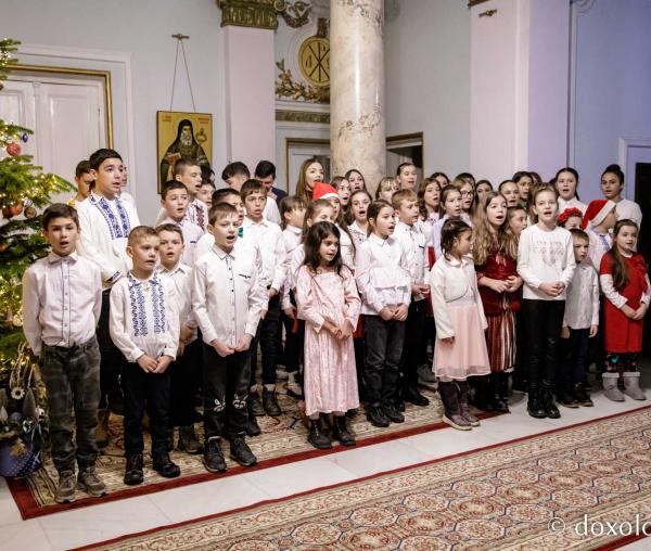 (Foto) Parohia Țuțora, Iași – Colindători la Reședința Mitropolitană 2022