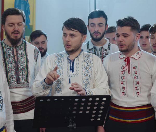 (Video) „Născut-mi-au, crescut-au” - Grupul Psaltic „Sf. M. Mc. Chiriachi” al Catedralei Episcopale din Huși