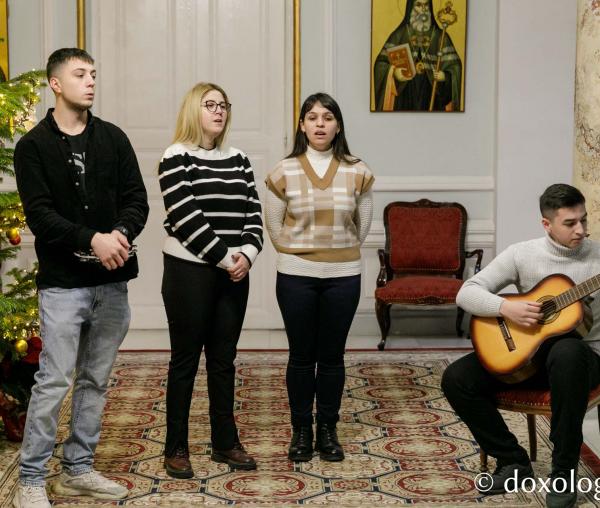 (Foto) Grup vocal-instrumental – Colindători la Reședința Mitropolitană 2022