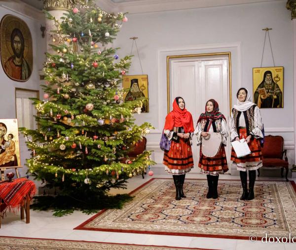 (Foto) Grupul „Pe aripi de Colind” – Colindători la Reședința Mitropolitană 2022