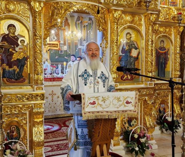 (Audio) „Sfântul Ierarh Nicolae – Sfântul Darurilor” – IPS Andrei
