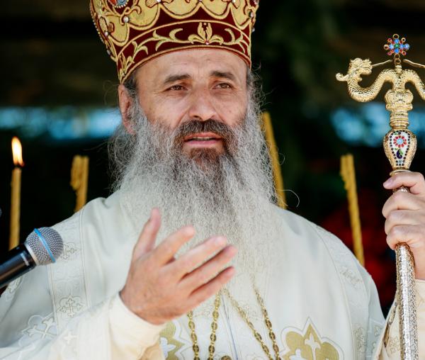 (Audio) „Plină de Duh Sfânt a fost viața Sfântului Ierarh Spiridon” – IPS Teofan