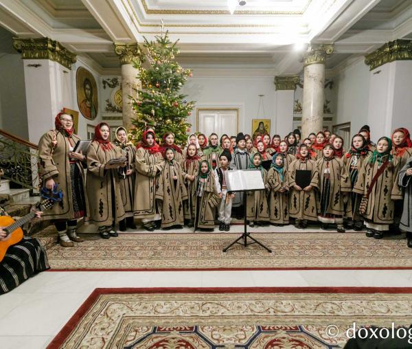 (Foto) Parohia Cristești-Pașcani – Colindători la Reședința Mitropolitană 2022