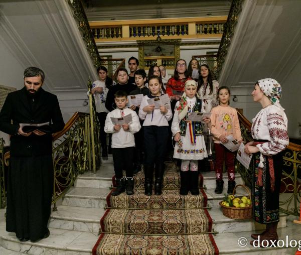 (Foto) Parohia Isaia – Colindători la Reședința Mitropolitană 2022