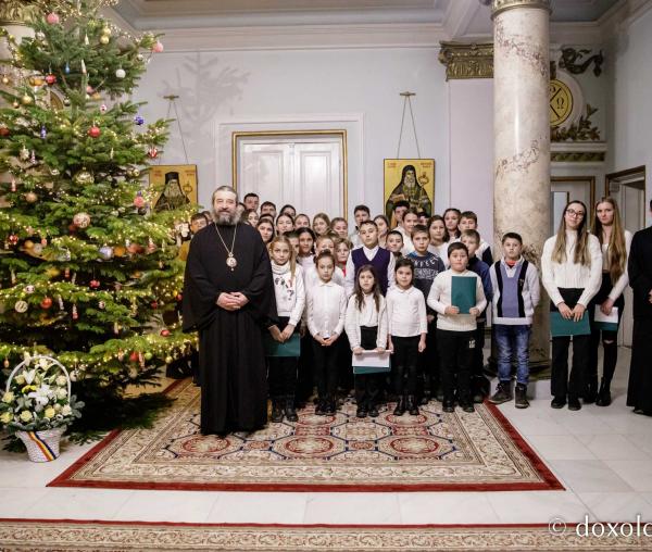 (Foto) Parohia Lupăria – Colindători la Reședința Mitropolitană 2022