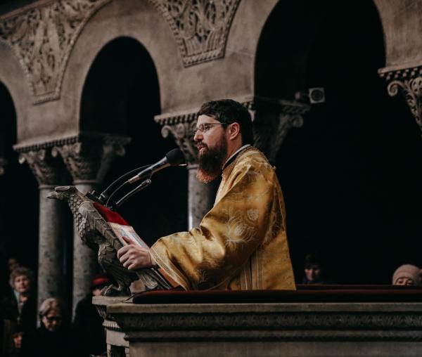 (Video) „Desfătare tainică în rugăciune” – PS Benedict