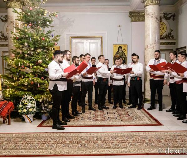 (Foto) Psalții Catedralei – Colindători la Reședința Mitropolitană 2022
