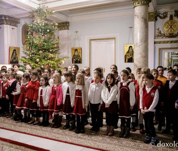 (Foto) Sc. Gh. Asachi - cls. pregătitoare + clasa I – Colindători la Reședința Mitropolitană 2022
