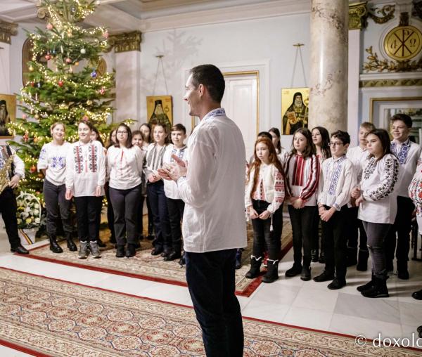 (Foto) Școala „Prof. Mihai Dimitriu”, Valea Lupului – Colindători la Reședința Mitropolitană 2022