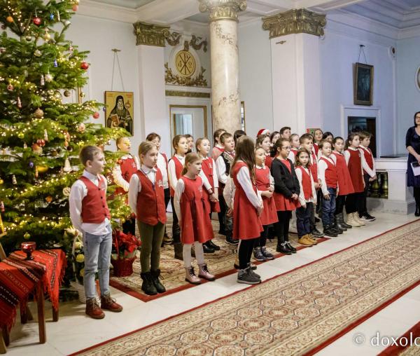 (Foto) Școala primară „Carol I” Iași – Colindători la Reședința Mitropolitană 2022