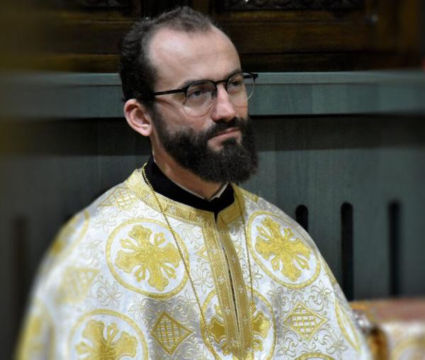 (Video) Misiunea mediatică a Bisericii în era digitală. Interviu cu Părintele Liviu Vidican-Manci