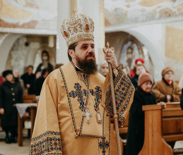 (Video) PS Benedict: „Creștea cu vârsta, cu înțelepciunea și cu harul” | Predică în ziua de Anul Nou 2023