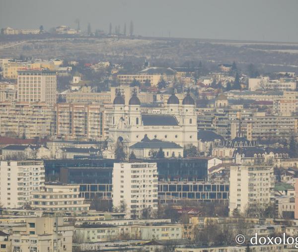 (Foto) Vederi inedite cu bisericile Iașului, la mijloc de februarie
