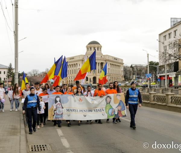 (Video) „Marșul pentru viață”, organizat în mai multe municipii din Arhiepiscopia Iașilor