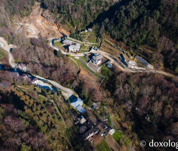 (Foto) Inedit: imagini din dronă cu Schitul Lacu din Sfântul Munte Athos