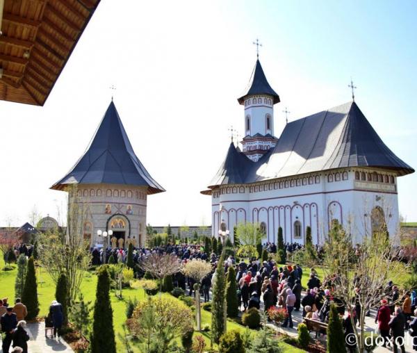 (Video) Izvorul Tămăduirii, hramul Mănăstirii Zosin