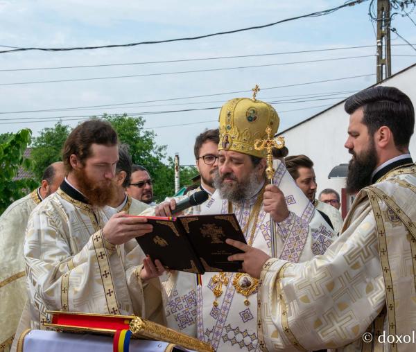 (Video) Biserica Parohiei Țibana a fost resfințită