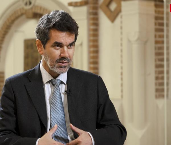 (Video) Interviu cu prof. Adrian Lemeni: „Dacă suntem sinceri cu noi înșine, observăm că ne robotizăm tot mai mult”