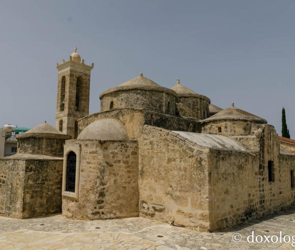 (Foto) Clipe de răgaz în fața frescelor din biserica bizantină „Sfânta Paraschevi” din Paphos