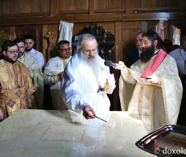(Video) Biserica Parohiei Todirel a fost sfințită de IPS Teofan