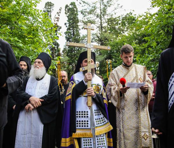 (Foto) O copie după Crucea Sfântului Împărat Constantin cel Mare a fost adusă la biserica studenților din Cluj