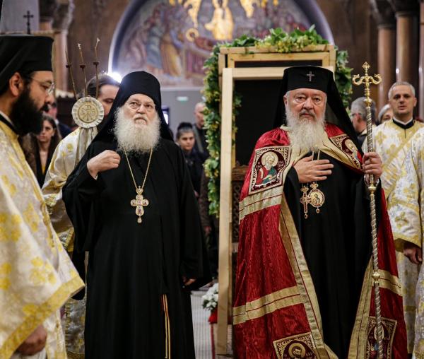 (Foto) Starețul Efrem la liturghie în Catedrala Mitropolitană din Cluj-Napoca