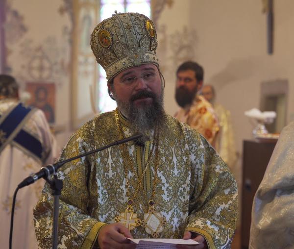 (Video) „Românii s-au jertfit pentru o palmă de pământ și un petic de cer” – PS Macarie