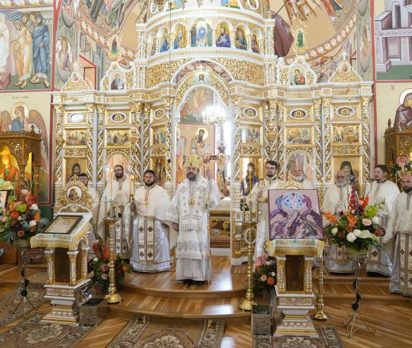 (Video) Slujire arhierească la hramul Bisericii din Tașca, Jud. Neamț