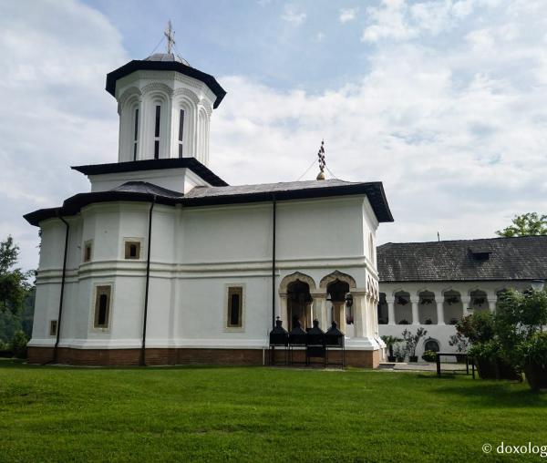 Mănăstirea Surpatele