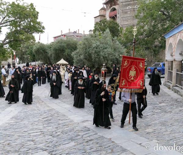 Procesiune cu icoana Maicii Domnului „Vimatarissa” (Altarița) la Mănăstirea Vatoped