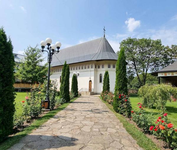 Paraclisul „Sfântului Ierarh Leontie” de la Mănăstirea Bogdana