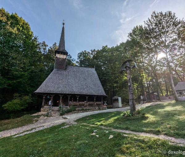 Biserica de lemn „Sfinții Arhangheli Mihail și Gavriil” din Bezded