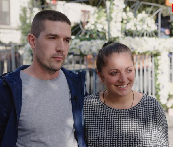 (Video) Tineri căsătoriți din Serbia, la racla Sfintei Parascheva: „Ne-am adresat Cuvioasei ca unei mame”