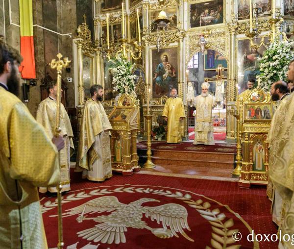 IPS Ioachim al Romanului și Bacăului a slujit Sfânta Liturghie în a patra zi a Hramului Sfintei Parascheva