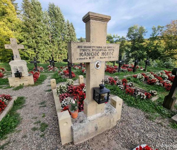 Mormântul Părintelui Ioanichie Moroi