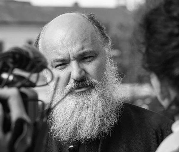 (Video) #PodcastdeHram cu Pr. Constantin Sturzu: „Unii fabulează pe seama câștigurilor astronomice ale Mitropoliei”
