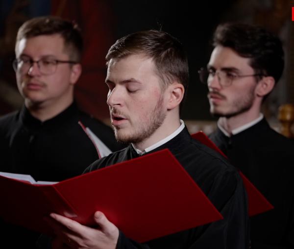 (Video) Corul Chivotul – „Dumnezeu dintru'nceputu'”, glasul 1