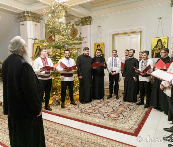 (Foto) Corul „Chivotul” – Colindători la Reședința Mitropolitană 2023