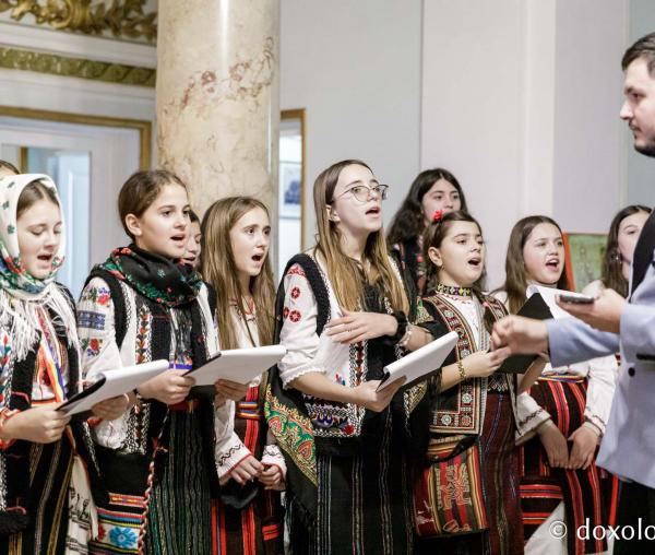 (Foto) Școala Profesională Focuri – Colindători la Reședința Mitropolitană 2023