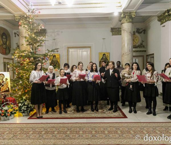 (Foto) Parohia „Sfinții Brâncoveni” din Iași – Colindători la Reședința Mitropolitană 2023