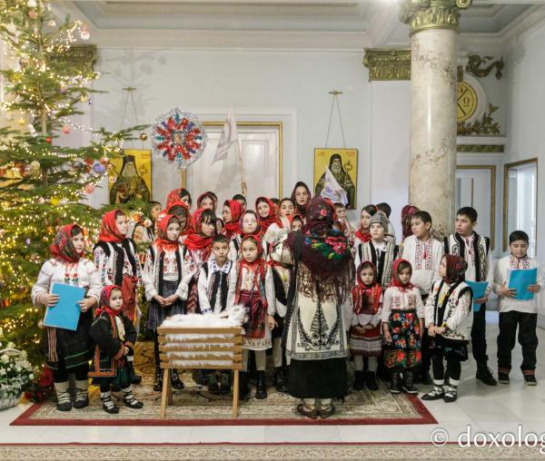 (Foto) Parohia Țolici – Colindători la Reședința Mitropolitană 2023
