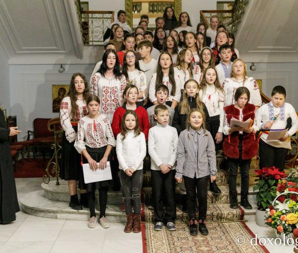 (Foto) Parohia Buhăieni – Colindători la Reședința Mitropolitană 2023
